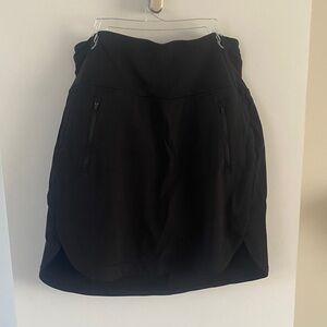 Athleta fairway golf skirt 18” Black Performance Skort with Zip Pockets